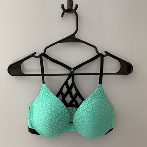 * Like New!* PINK Victoria Secret push-up bra, 34C
